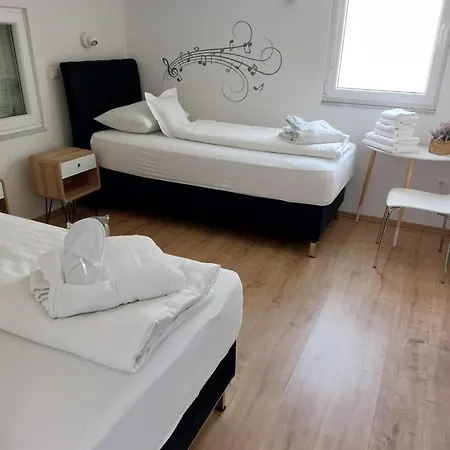 New! Lux F In Near The Sea Makarska
